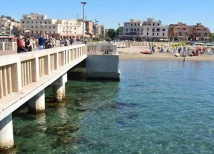 Roma Rooms & Beach Lido di Ostia Homestay